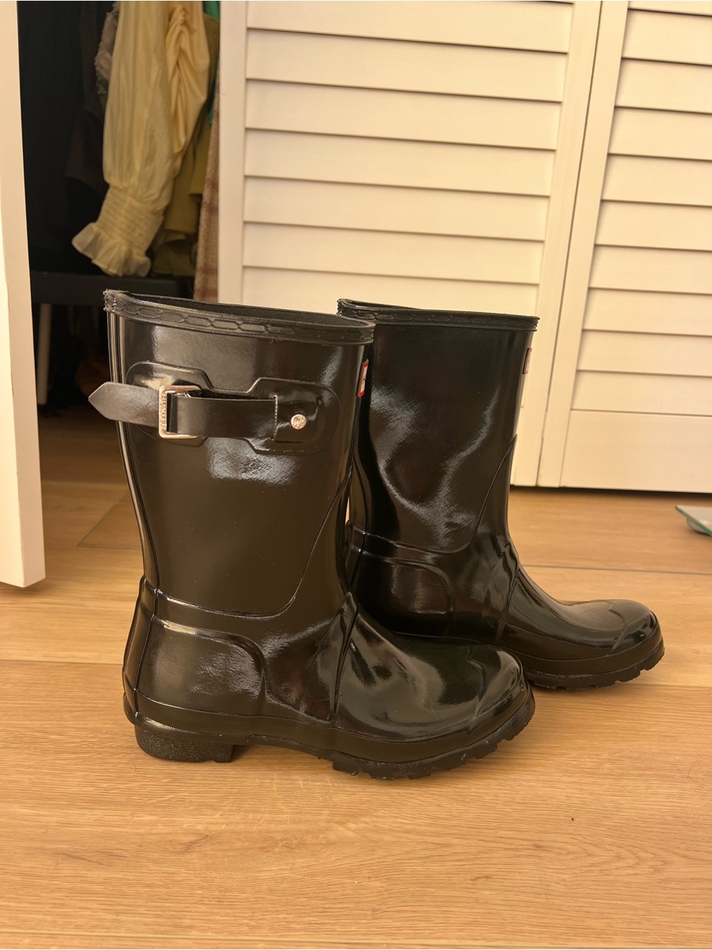 Hunter Glossy Black Mid-Calf Rain Boot with Side Buckle - Picture 4 of 9